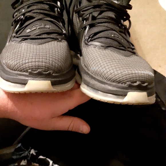 Lebron 19 - Picture 7 of 7